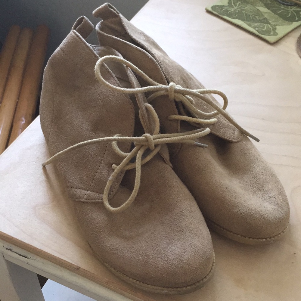 ZLONDON Tan Suede Chukka Booties